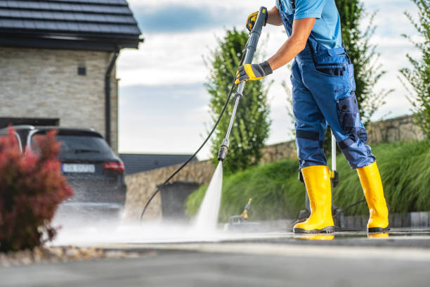 Best Parking Lot and Garage Cleaning  in Cedarburg, WI